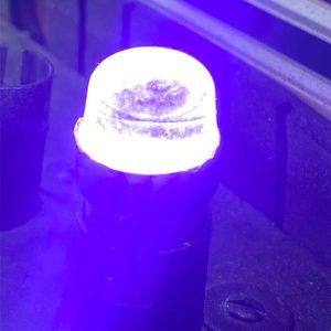 lámpara LED 2 polos blanca con cuerpo de silicona y diseño corto